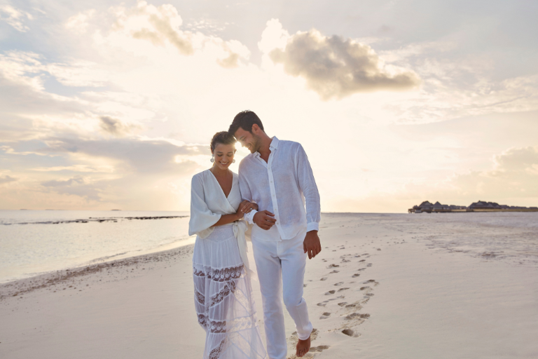 Romantic Beach Dining
