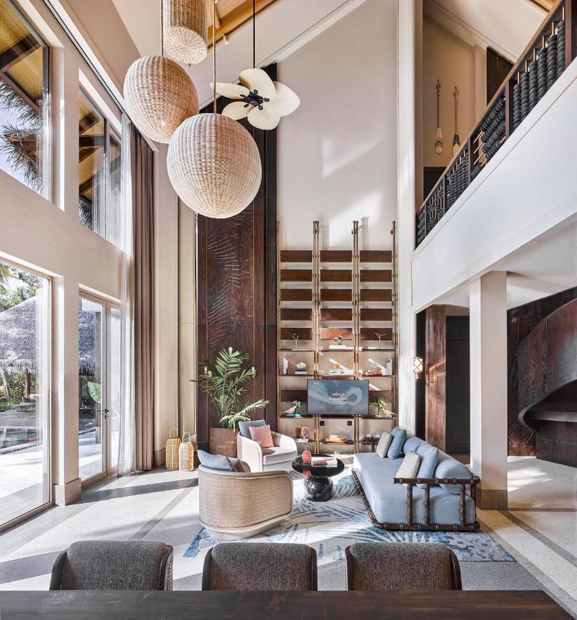 Living Room Lounge