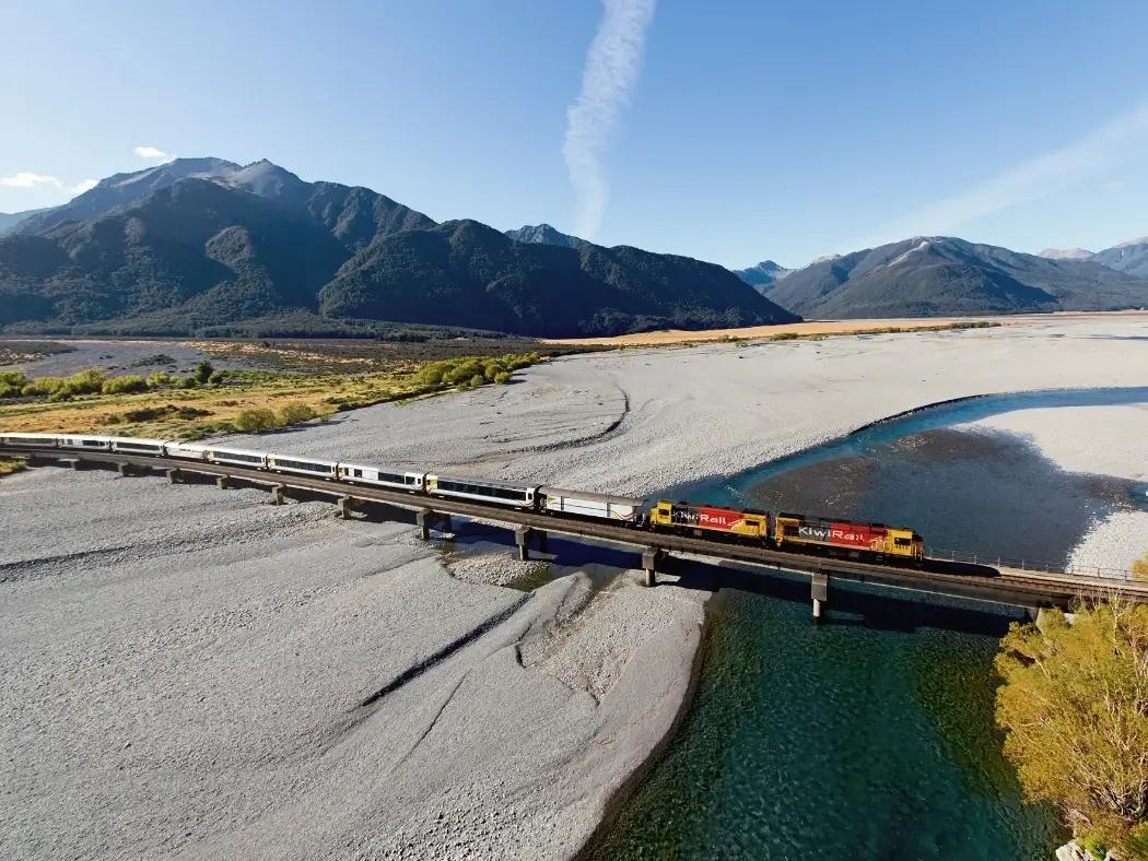 New Zealand: Lodges, Landscapes & Wine 9