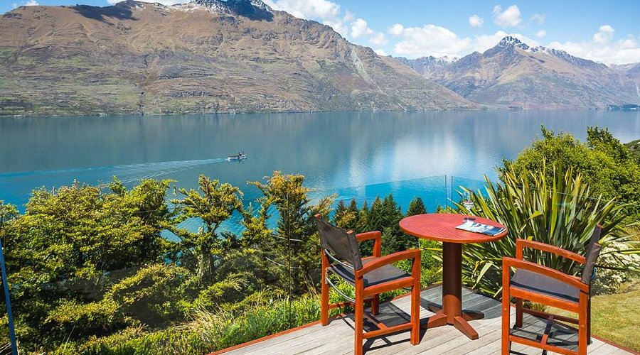 New Zealand: Lodges, Landscapes & Wine 13