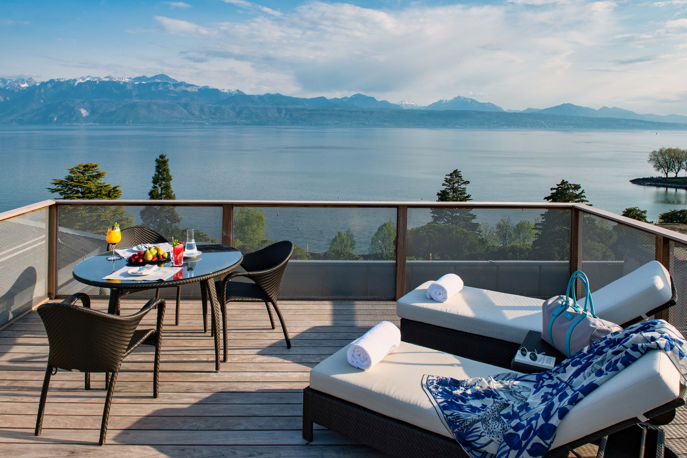 Switzerland: Palace Hotels & Alpine Splendor 10
