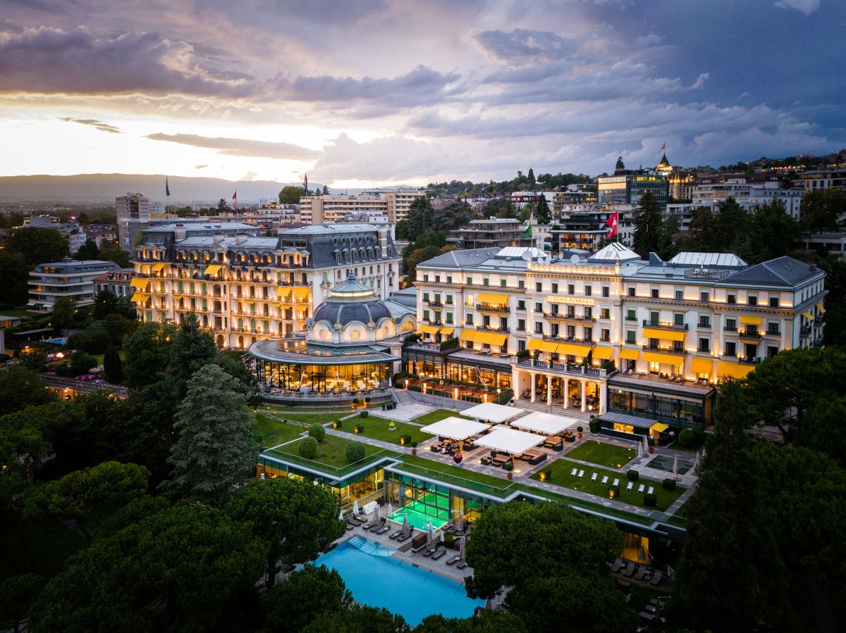 Switzerland: Palace Hotels & Alpine Splendor 14